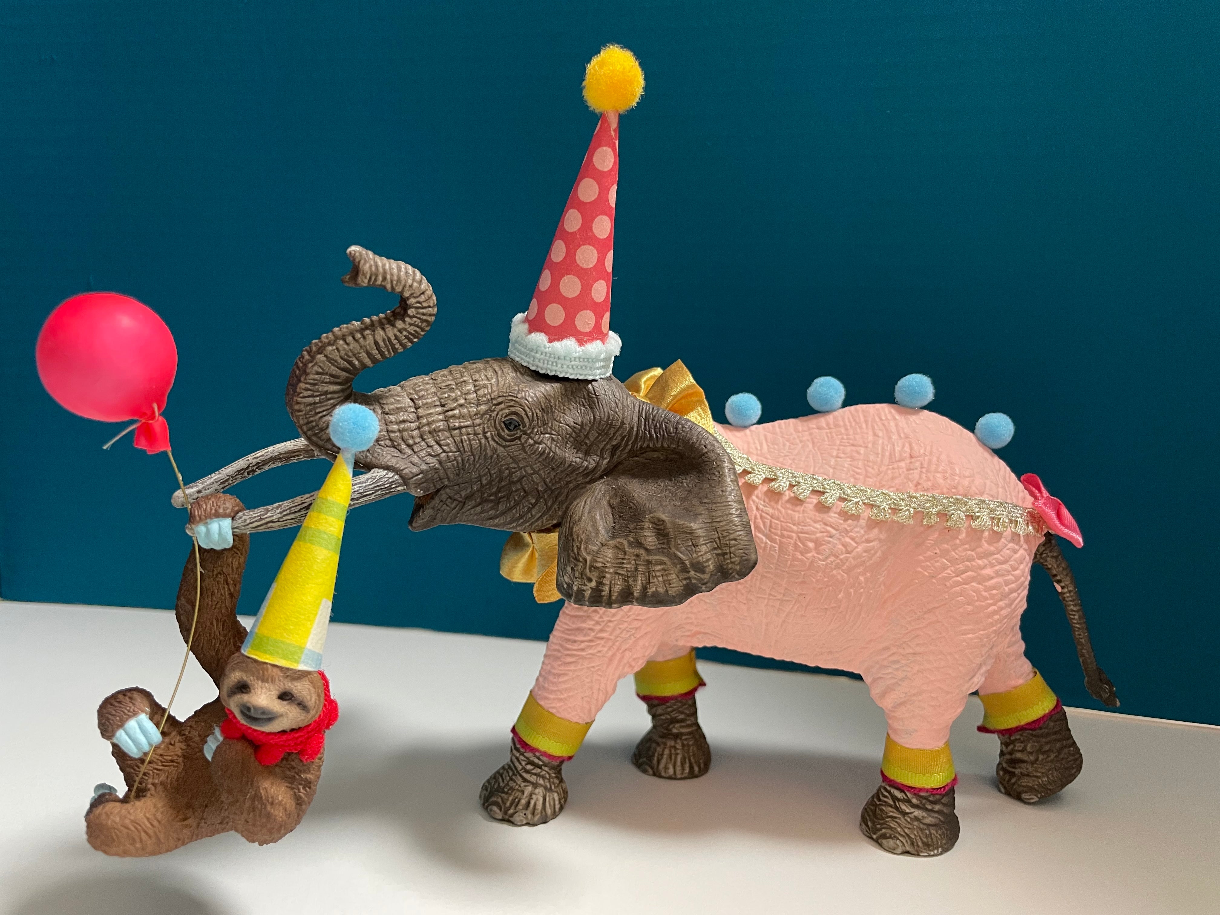 joyfull circus animals creation in crafty workshop in Tokyo